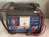 Fisk 4 amp 6/12 battery charger