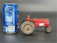 1940 ARCADE CAST IRON OLIVER TRACTOR BALLOON TIRES