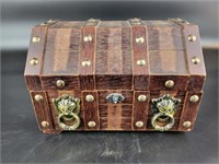 Treasure Chest Storage Box w/ Bead Neacklaces