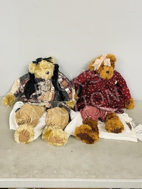 2-Knickerbocker  teddy bears w/ totes