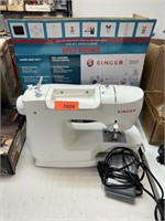 SINGER SEWING MACHINE 3337 W BOX