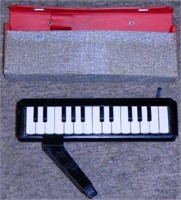 Vintage Honer Melodica piano w/mouthpiece WORKS
