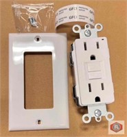 New 50 pcs; 15 Amp Self Test GFCi Receptacle 125V