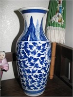 Blue and white Glazed vase