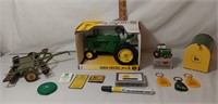 John Deere Model A 1/16 Scale Model & Collectibles