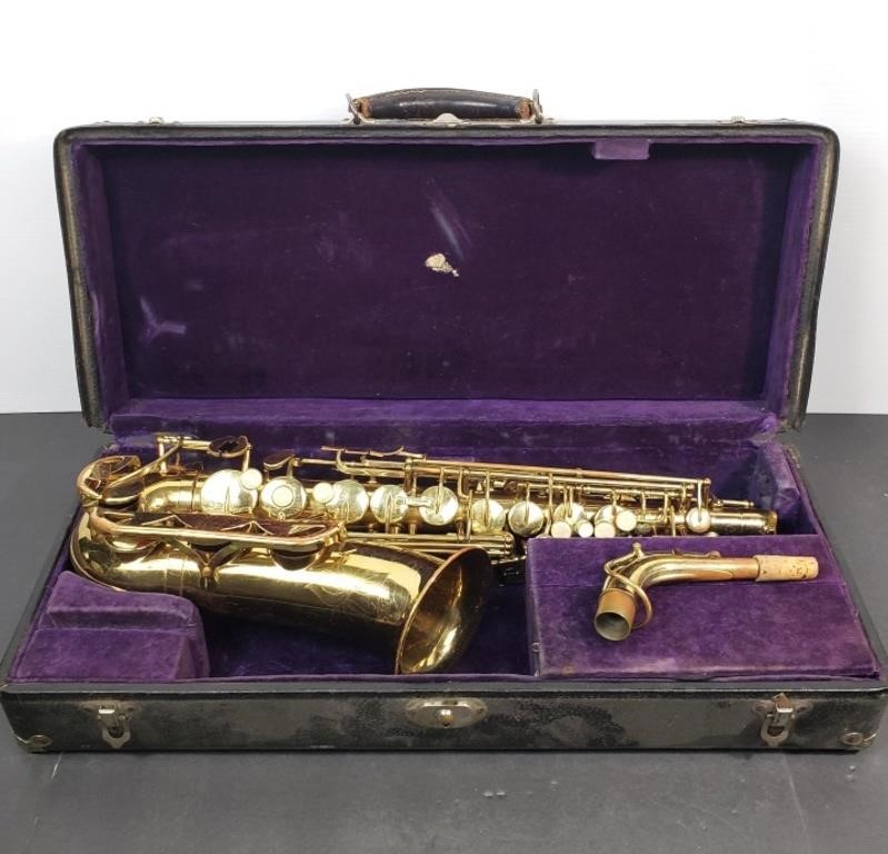 1930s CONN ALTO SAXOPHONE