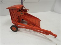 Allis Chalmers round baler, 1/16