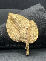 Double leaf gold tone brooch pin
