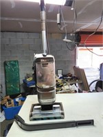 Shark model LA455 vacuum cleaner with