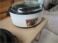 Nesco 6 t. Roaster w/ Lid