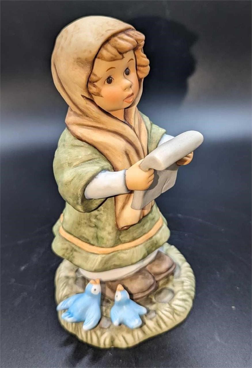 Goebel Berta Hummel 1998 Joy To The World Figurine