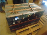 LaBelle flat top trunk w tray
