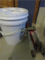 pail ice melt & floor jack w handle