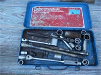 blue metal case w/sockets & wrench