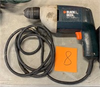 BLACK & DECKER DRILL