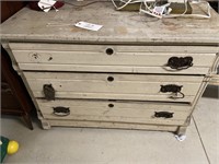 Antique dresser 3 drawers