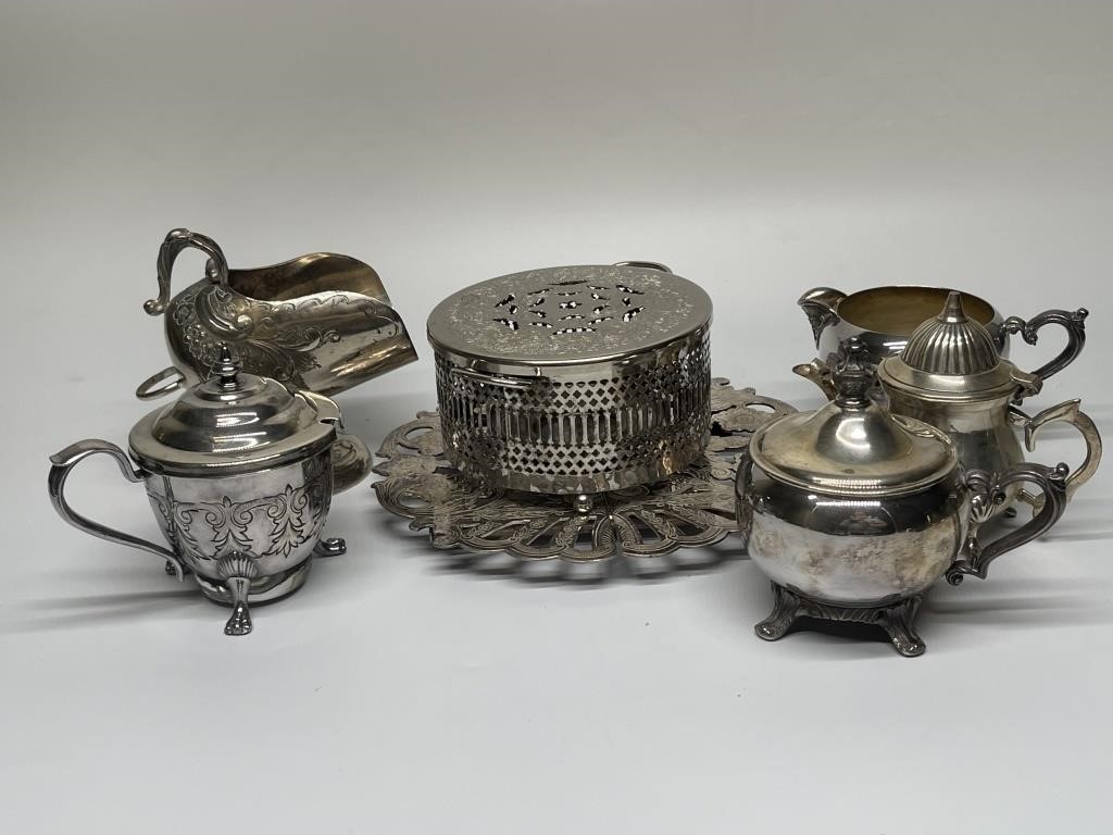 Silver Plate Creamers & Sugars, Tilting Sauce Boat