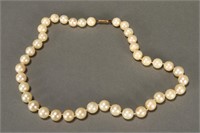 Ladies Single Strand Pearl Necklet,