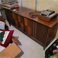 B234 Vintage Stereo cabinet, missing back leg