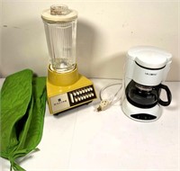 blender & coffee pot