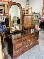 9 drawer pine dresser w/ mirror