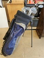 Dunlop Golf Clubs and Bag with Stand