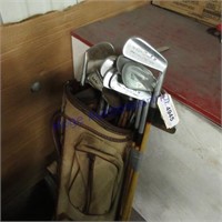 Wood-handle golf clubs, bag