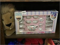 LION KING AND CHILDS TEA SET