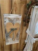 WOODEN HANGING HEART AND SWAG WITH ARTIFICIAL IVY