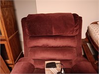 Lift Chair With Remote. Never Used