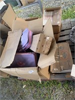 Pallet lot with miscellaneous items: books, dolls,