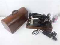 Machine à coudre portable "Singer" avec valise