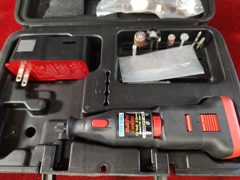 Battery Powered Dremel in Case w/ Bits & Charger