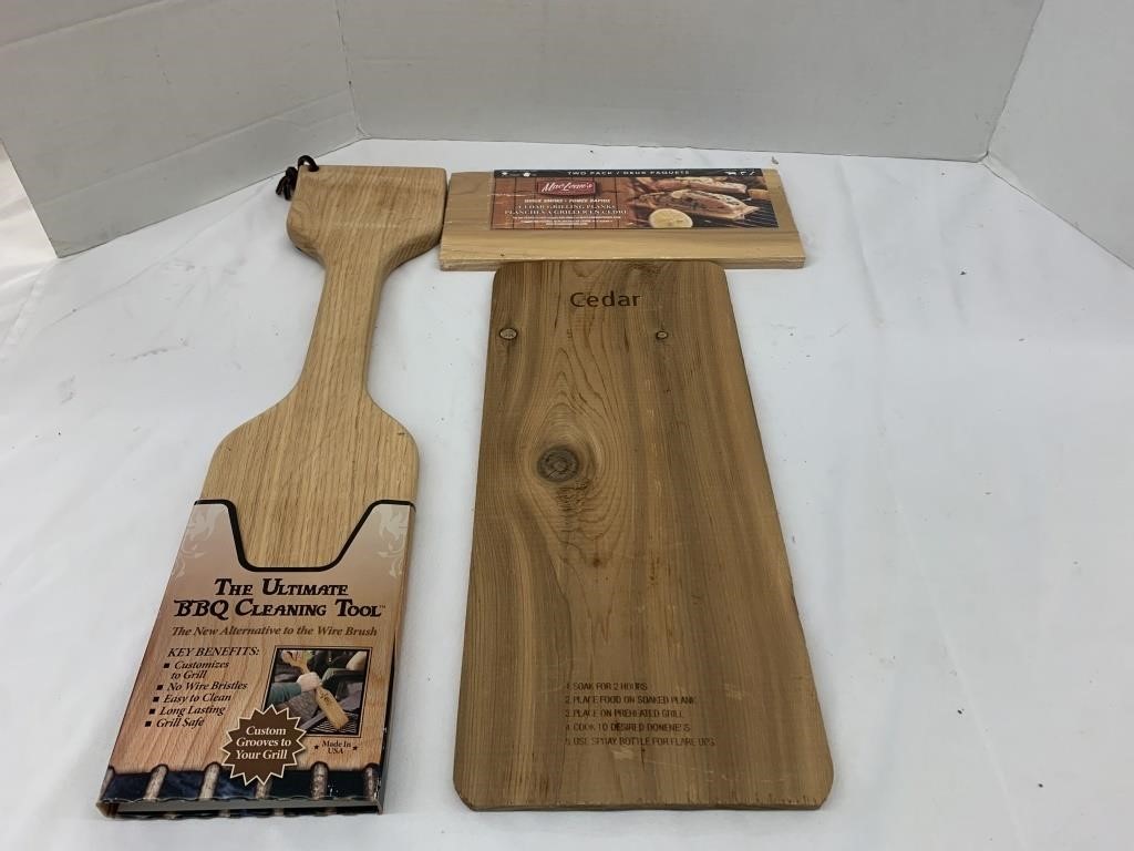 BBQ Cleaning Tool and 2 Cedar Grill Planks