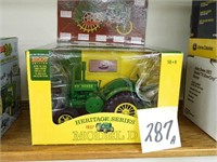 John Deere D Heritage Series Tractor (NIB)