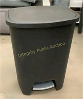 Step Trash Can 26"