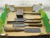 Tray lot 4 – Various firmer chisels & wooden