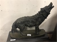 BRONZE HOWLING WOLF ON MARBLE BASE