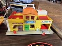 FISHER PRICE  TOWN