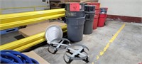 (13) Rubbermaid Trash Cans