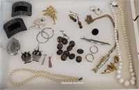 Vintage jewelry and buttons