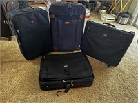 4 luggage pieces