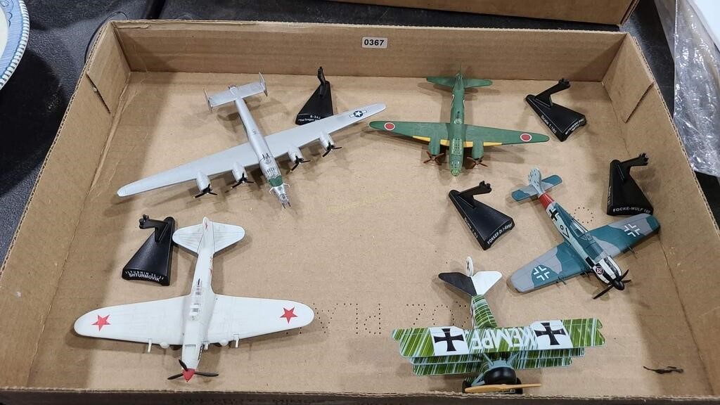 DIE-CAST MODEL AIRPLANES