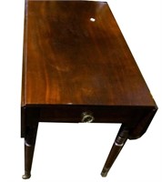 19th CENTURY MAHOGANY PEMBROKE TABLE WITH DRAWER