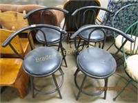 GROUP OF 4 CONTEMPORARY BAR STOOLS