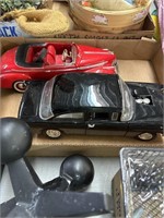 2 Diecast cars with damage 1:18 Scale