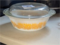 2 Qt Casserole dish with lid