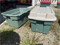 2 Rubbermaid removeable hinged lid totes- 1 has no
