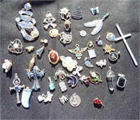 Lot of goldtone and silvertone charms for crafts