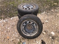 (4) USED P195/65 R15 Studded Tires